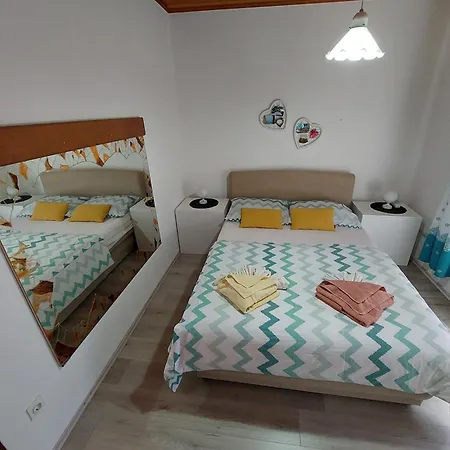 Zlatko Near The Centre